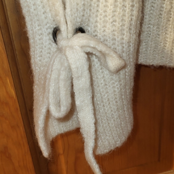 Love Tree Cream Color Sweater - Picture 4 of 4